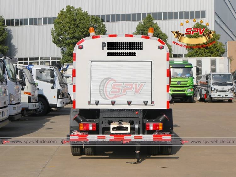 6,000 Litres Refueler Truck Sinotruk - B